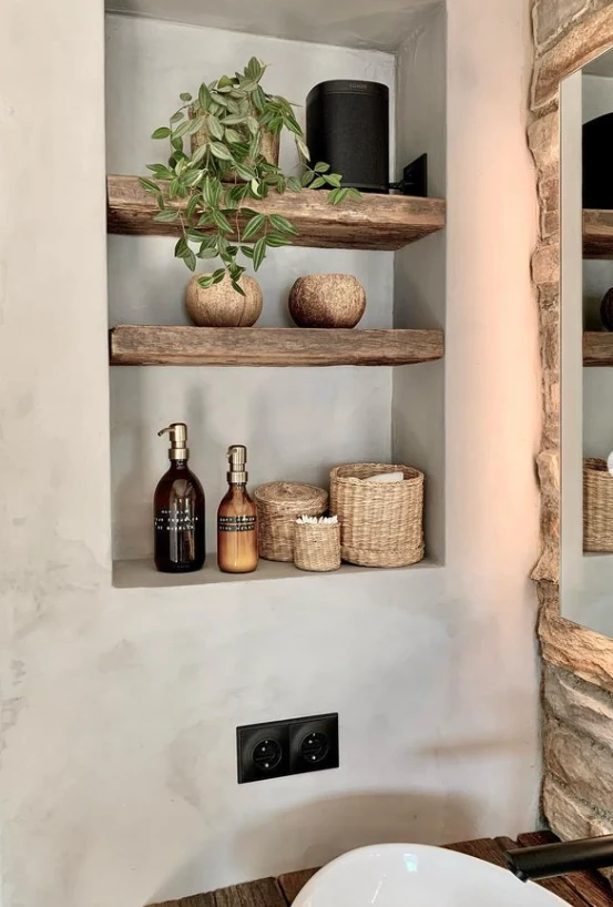 Microcement wasmeubel in badkamer, kleur Clay — naadloze betonlook
